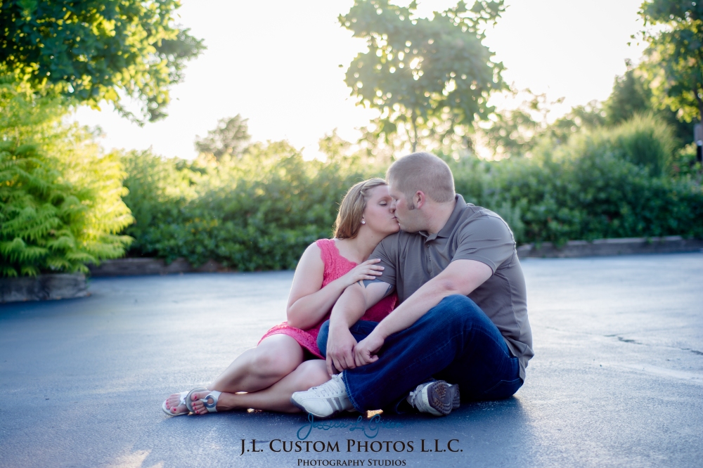 Bloomington Greenfield IN Indiana University  Engagement Wedding Photographer Oliver Winery Summer Bride Groom -11